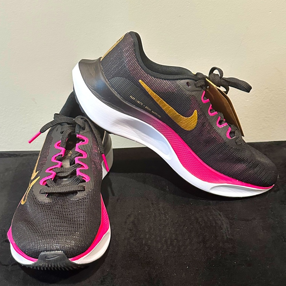 Nike Zoom Fly 5 Black/Pink Casual Sneaker - Womens Size 7.5 (fits Youth 6Y) NEW